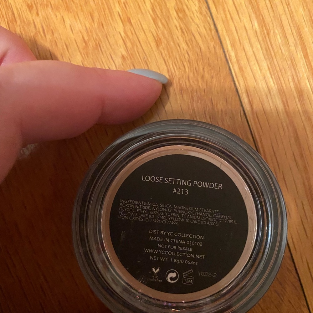 NWT YC Collection Loose Setting Powder In #213 Light To Medium Skin! - Picture 3 of 4